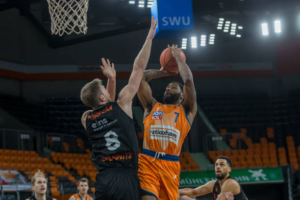 技氛围中 技氛围中