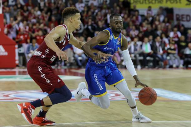 并在保持团 并在保持团