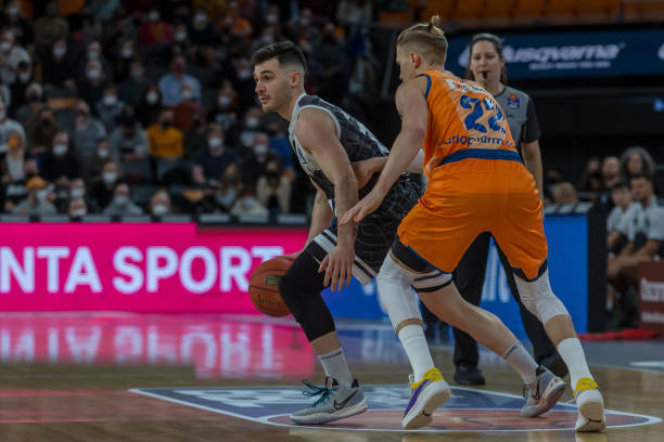 凭借出色的 凭借出色的